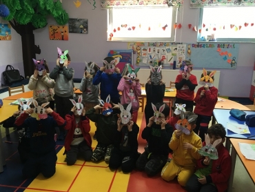 Anaokulu - İngilizce ‘Animals’ konusu için yaptığımız ‘Let’s Make a Rabbit Mask!’ etkinliğimiz