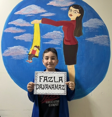 4/B sınıfı öğrencileri tüm annelerin Anneler Gününü kutlar.