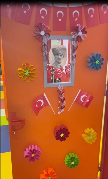 6 yaş B sınıfı olarak; Bugün 23 Nisan Ulusal Egemenlik ve Çocuk Bayramı’nı çocuklarımızla birlikte anlamına yakışır bir şekilde, hem duygulanarak hem de umutla kutladık.