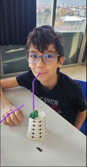 3. sınıflarımızla Laboratuvar dersinde sesin enerji olduğunu kanıtladık.