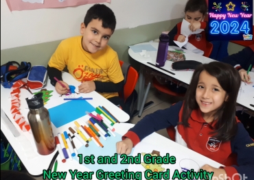 Lovely 1st and 2nd graders felt happy to make new year greeting cards for their precious families.