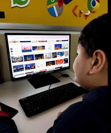 6.sınıf öğrencilerimizle, Türkçe dersinde yer alan “İletişim ve Sosyal İlişkiler” teması kapsamında bilişim atölyemizde anlamlı bir etkinlik gerçekleştirdik. Öğrencilerimiz, Ramazan Bayramı dolayısıyla sevdiklerine hitap eden bir kutlama e-postası ha