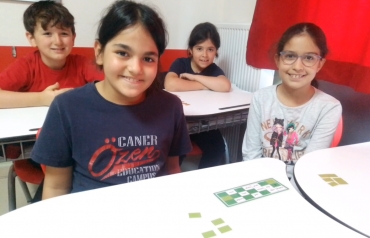 3/A Türkçe dersi eş anlamlı kelimeleri tombala oyunu ile eğlenceli bir şekilde tekrar ettik.