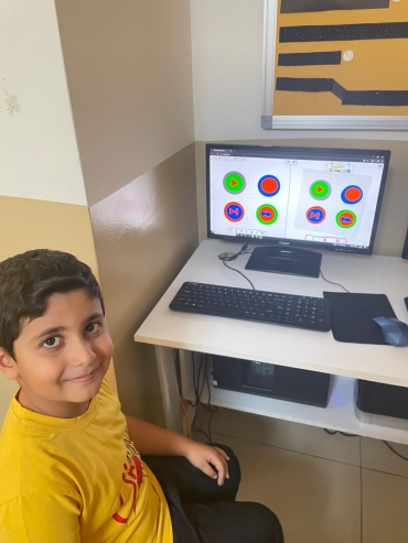 2-A sınıfı Bilişim Teknolojileri dersinde Doodle 3d programını kullanarak buton tasarımı yaptılar.