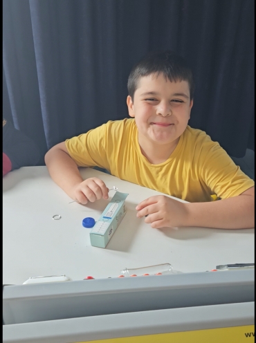 5/C sınıfı Fen Bilgisi dersinde kuvvet ünitesinde dinamometre yaptılar.