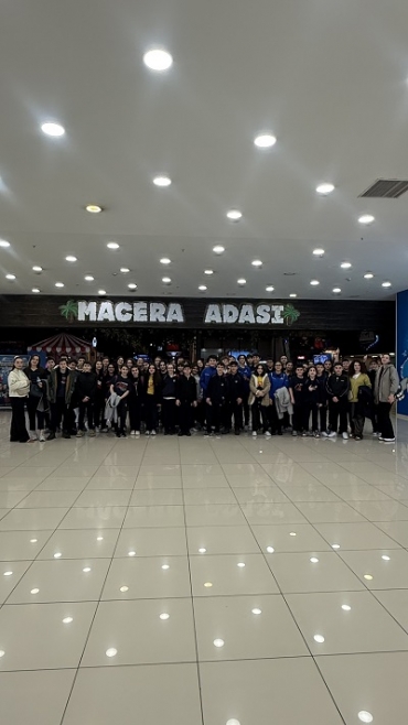 Dersler, hedefler, hayaller… Bugün hepsine küçük bir mola verdik ? LGS öğrencilerimizle lazer oyunu etkinliğinde bol eğlence, bol kahkaha ?