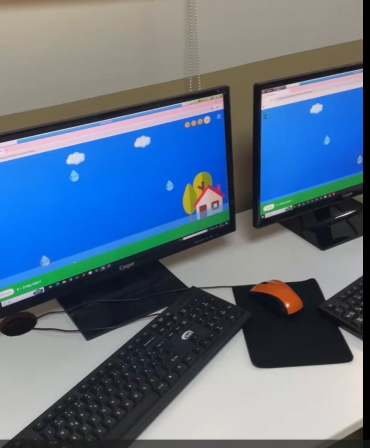 3C sınıfı ile Bilişim Teknolojileri dersinde codeix oyun platformundan dört işlem becerilerini geliştirirken dikkat,hız ve problem çözme yetilerini de destekleyen eğlenceli ve öğretici bir oyun oynadık.
