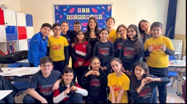 “Bayramın en güzel hali: çocukların gülümsemesi ? 5B sınıfında bayram heyecanı ve mutluluğu var ? Herkese sevgi dolu, huzurlu bayramlar dileriz ✨?”