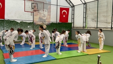 19 Mayıs Atatürk’ü Anma Gençlik ve Spor Bayramı Töreni Taekwondo Gösterisi