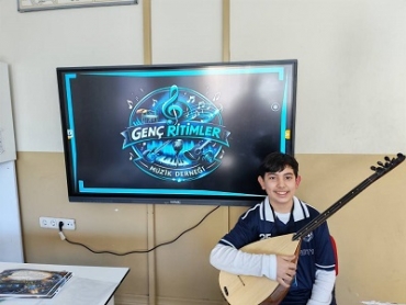 6. sınıf öğrencilerimizle gönüllülük kavramını sadece konuşmadık, aynı zamanda deneyimledik ? Dersimizde sivil toplum kuruluşlarını ve derneklerin toplumdaki yerini ele aldıktan sonra öğrencilerimize yaratıcı bir görev verdik: Kendi derneklerini kur