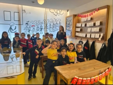 1/A ve 1/B sınıfları olarak Cin Ali Müzesi’nde keyifli ve öğretici bir gezi gerçekleştirdik.