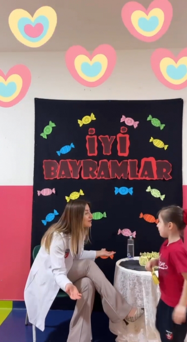 6 yaş A grubu, sevdiklerimizle nicesini karşıladığınız sevgi ve neşe dolu bayramlar diler.